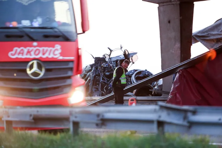Užas na zagrebačkoj zaobilaznici: &Scaron;leper se zabio u nadvožnjak, jedna osoba stradala