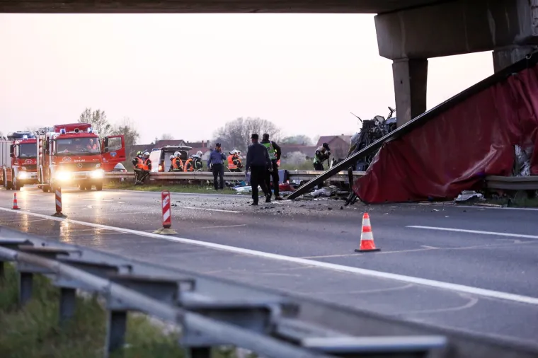 Užas na zagrebačkoj zaobilaznici: &Scaron;leper se zabio u nadvožnjak, jedna osoba stradala