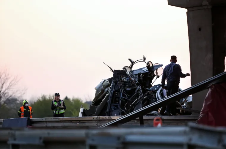 10.04.2020., Zagreb - Prometna nesreca na obilaznici izmedju cvora Kosnica i mosta Sava u smjeru Bregana. Jedna osoba je smrtno stradala. Photo: Emica Elvedji/PIXSELL