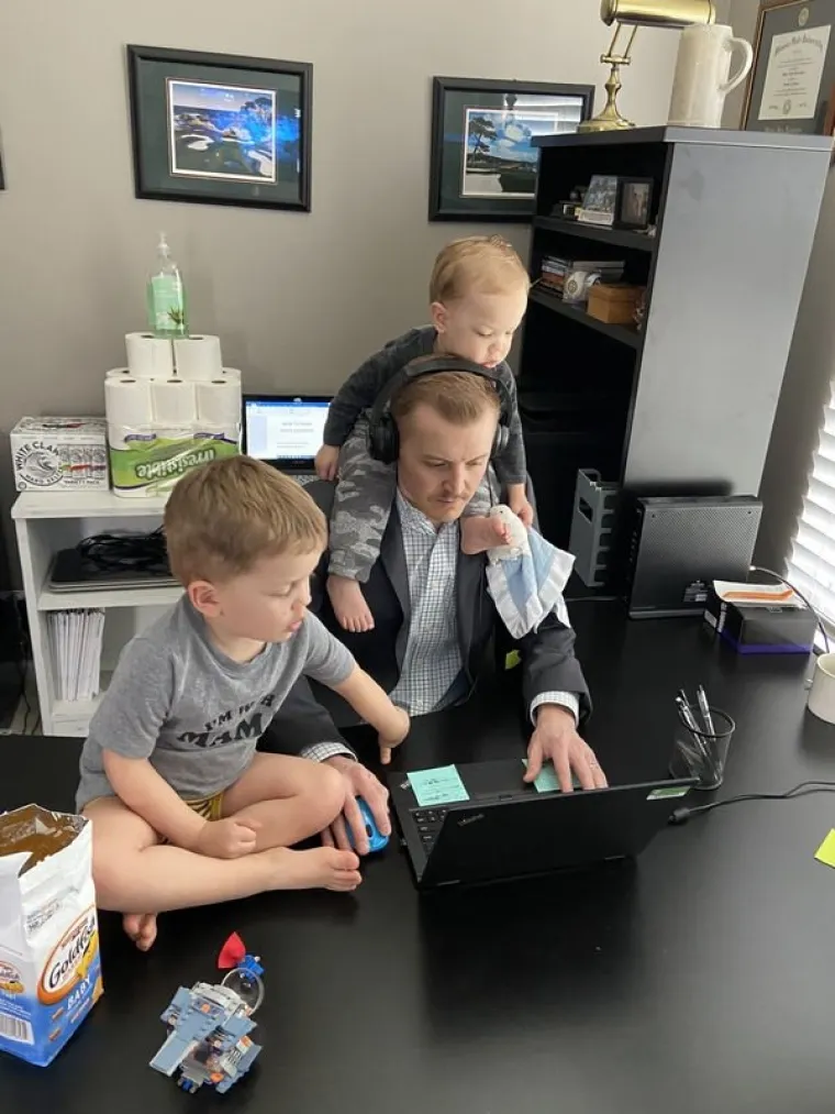 U ZADNJE VRIJEME RADNI DANI NAM IZGLEDAJU OVAKO: Pronađite sebe u ovim fotografijama, znamo da hoćete