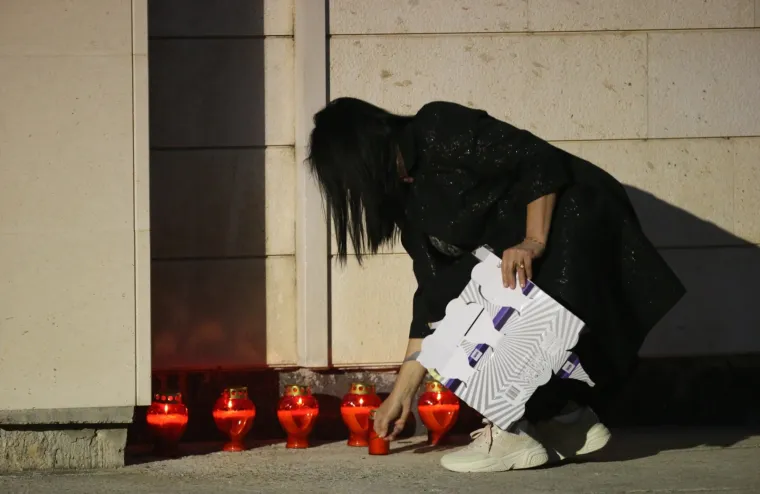 Vjera u doba korone: Pogledajte kako se splitski župnik sna&scaron;ao i blagoslovio vjernike!