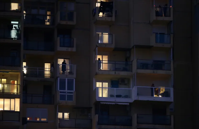 Vjera u doba korone: Pogledajte kako se splitski župnik sna&scaron;ao i blagoslovio vjernike!