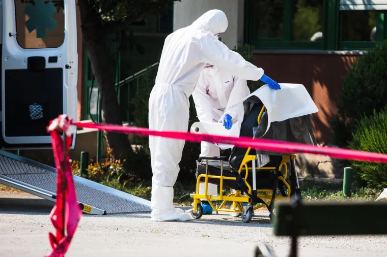 Započela evakuacija umirovljenika iz splitskog Doma u makarsku Biovku