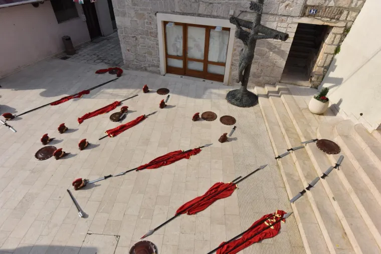 &Scaron;ime je kao motiv uzeo uniforme od žudija