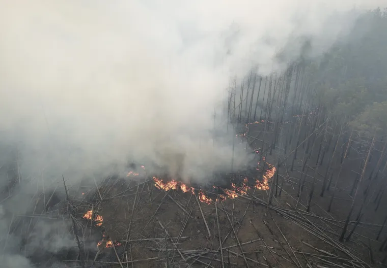 Veliki požar kod Černobila ne jenjava, blizu je kupole nuklearnog reaktora