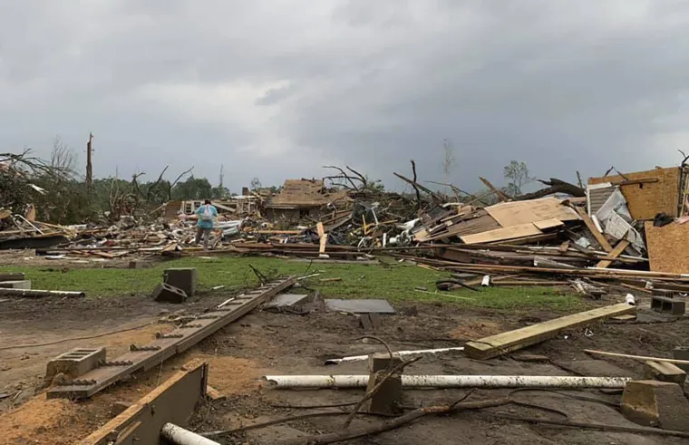 Tornado uni&scaron;tio sve pred sobom: Najmanje 32 mrtvih, u nekim državama izvanredno stanje