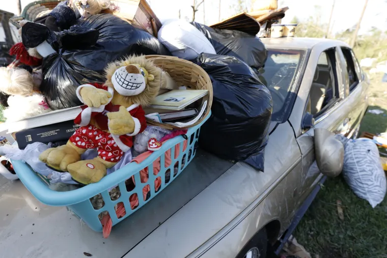 Tornado uni&scaron;tio sve pred sobom: Najmanje 32 mrtvih, u nekim državama izvanredno stanje