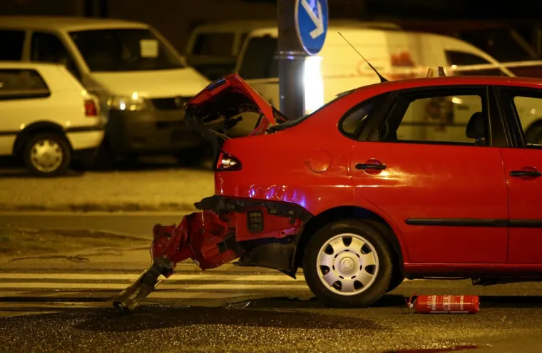TE&Scaron;KA NESREĆA U SESVETAMA: Nakon sudara, automobil uletio u obiteljsku kuću i zapalio se