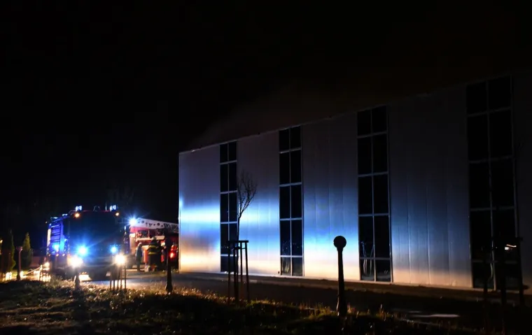 Izbio požar u sali za vjenčanja u Slavonskom Brodu: Vatrogasci su brzo svladali vatrenu stihiju