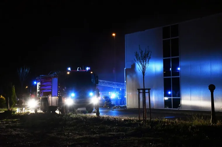 Izbio požar u sali za vjenčanja u Slavonskom Brodu: Vatrogasci su brzo svladali vatrenu stihiju