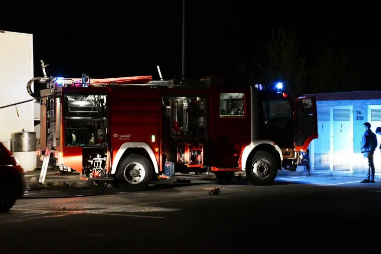 Izbio požar u sali za vjenčanja u Slavonskom Brodu: Vatrogasci su brzo svladali vatrenu stihiju
