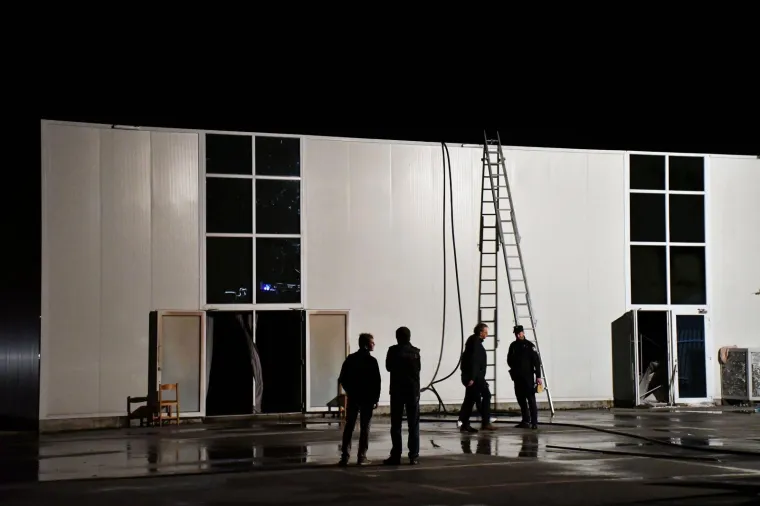 Izbio požar u sali za vjenčanja u Slavonskom Brodu: Vatrogasci su brzo svladali vatrenu stihiju