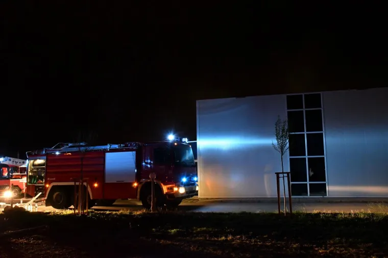 Izbio požar u sali za vjenčanja u Slavonskom Brodu: Vatrogasci su brzo svladali vatrenu stihiju