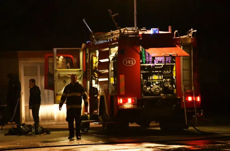 Izbio požar u sali za vjenčanja u Slavonskom Brodu: Vatrogasci su brzo svladali vatrenu stihiju