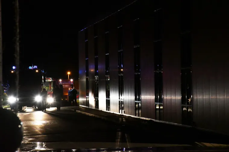 Izbio požar u sali za vjenčanja u Slavonskom Brodu: Vatrogasci su brzo svladali vatrenu stihiju