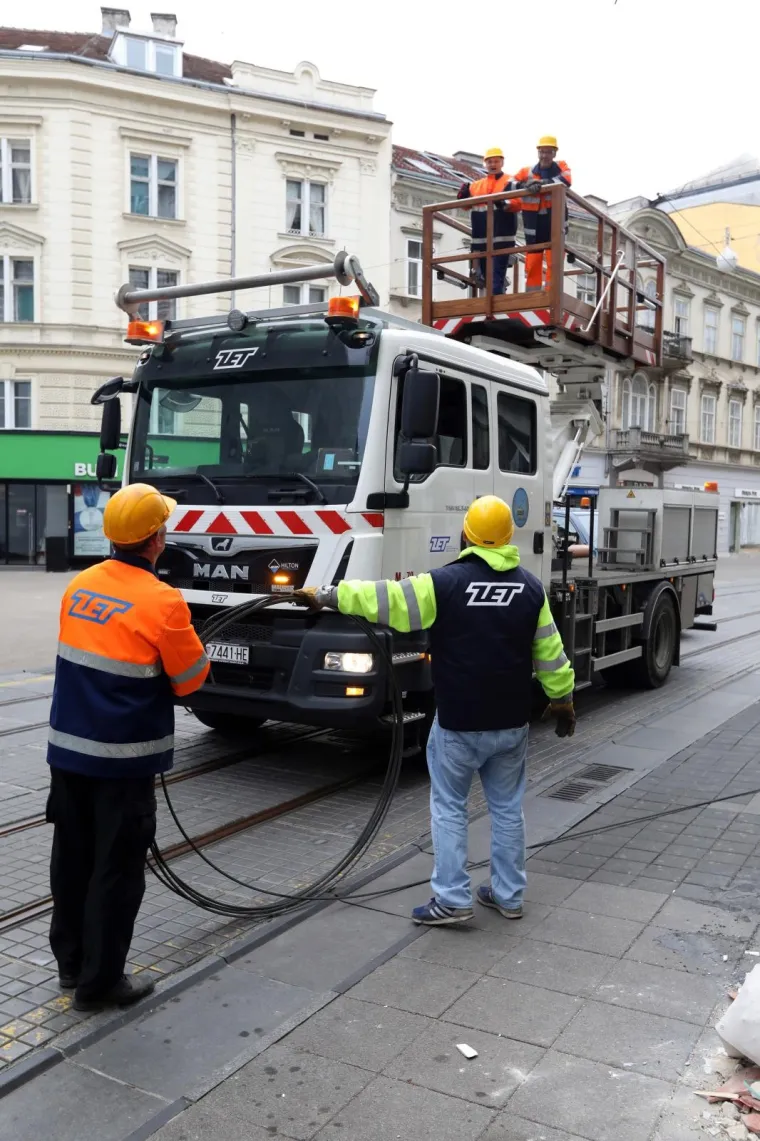 Uskoro ćemo imati javni prijevoz: Radnici ZET-a krenuli s pripremama da sve bude spremno
