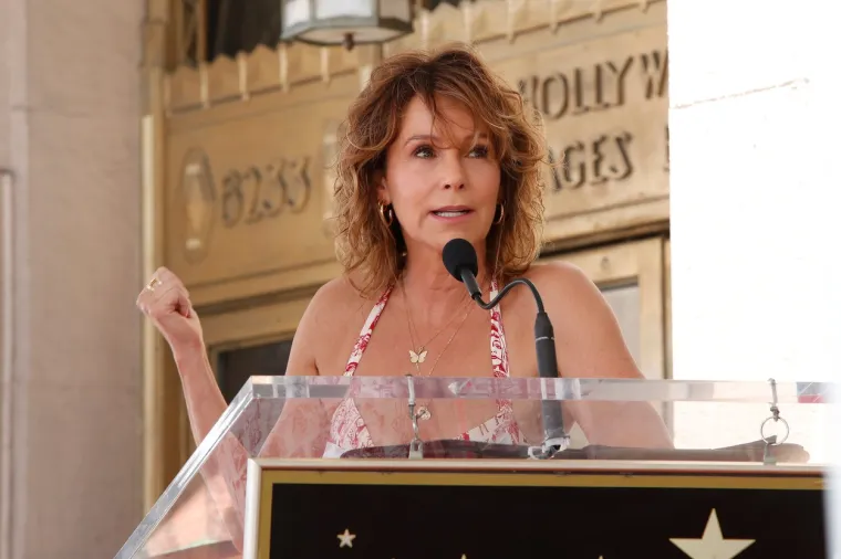 LICE TOTALNO IZMIJENJENO PLASTIČNIM OPERACIJAMA: Zvijezdu 'Prljavog plesa' danas biste jedva prepoznali