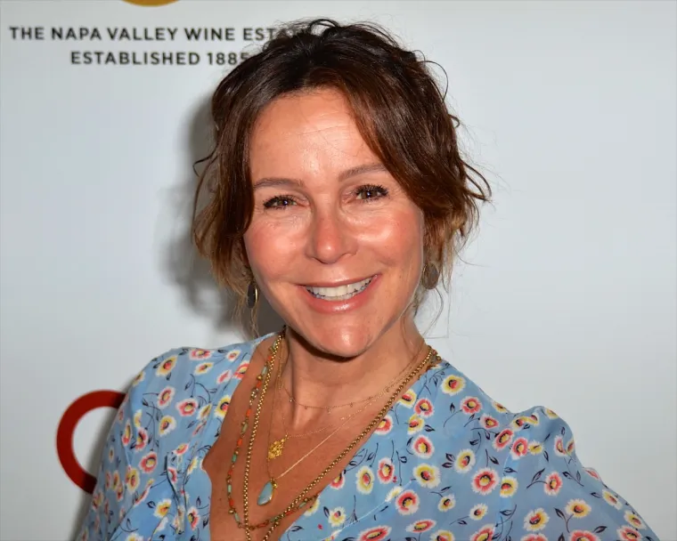 LICE TOTALNO IZMIJENJENO PLASTIČNIM OPERACIJAMA: Zvijezdu 'Prljavog plesa' danas biste jedva prepoznali