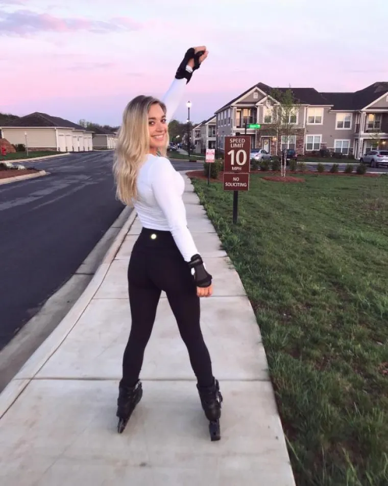 ONE STVARNO ŽELE BITI ČEDNE, ALI NJIHOVE OBLINE NE SURAĐUJU: Ovakvo bujne ih nikakva odjeća ne može obuzdati