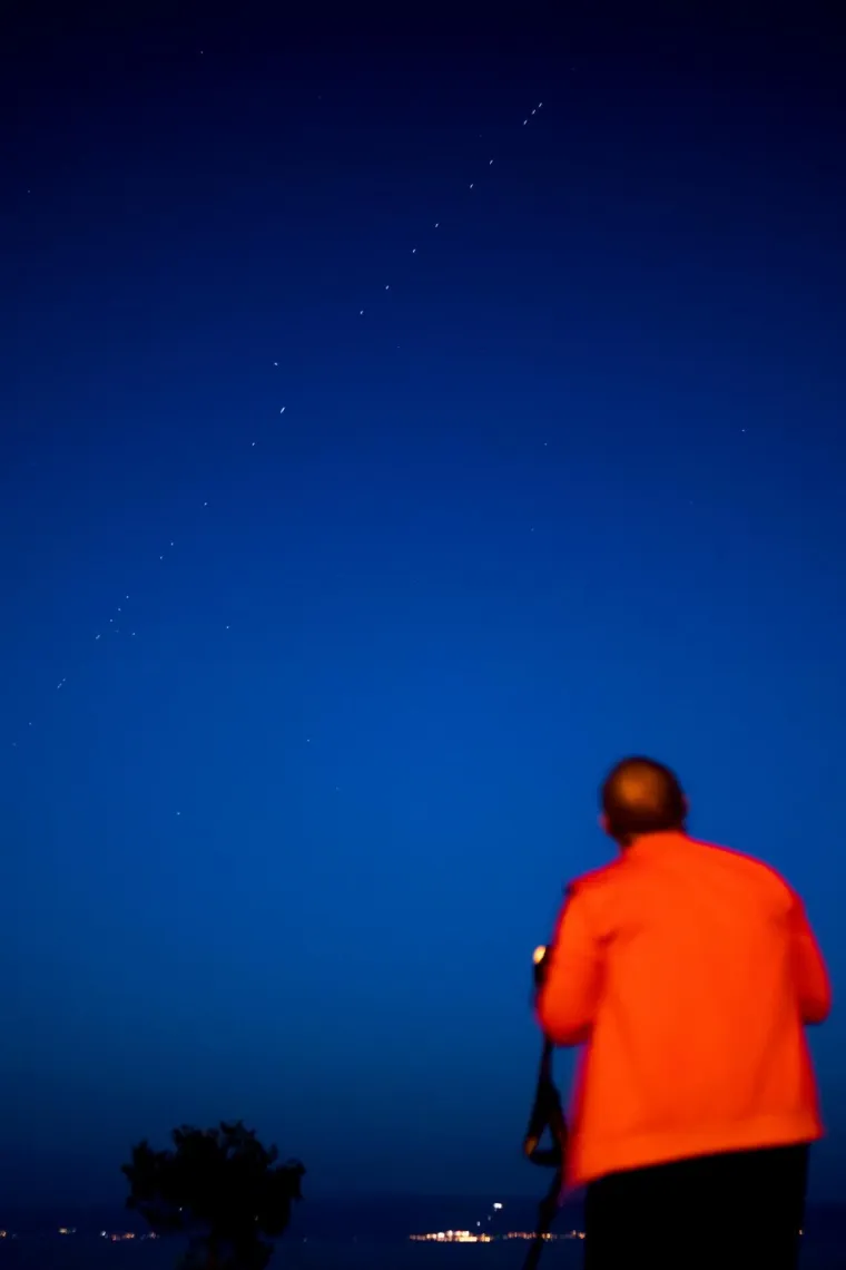 Starlink satelitska konstelacija od 60 satelita: Elon Musk nastavlja plan o pokrivenosti internetom