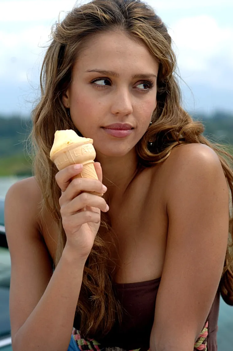 JESSICA ALBA DANAS SLAVI 39. ROĐENDAN: I dalje je jedna od najzgodnijih žena svijeta, a evo kako se mijenjala kroz godine