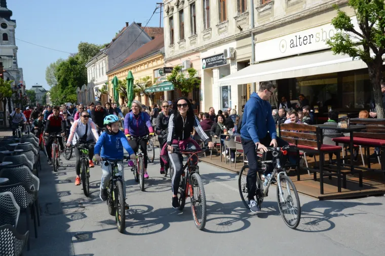 Kako smo slavili Praznik rada: Pogledajte fotografije i plačite. Na sve ovo sutra možete zaboraviti!