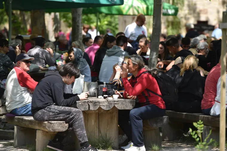 Kako smo slavili Praznik rada: Pogledajte fotografije i plačite. Na sve ovo sutra možete zaboraviti!
