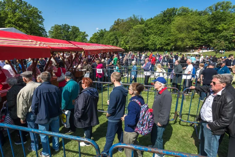Kako smo slavili Praznik rada: Pogledajte fotografije i plačite. Na sve ovo sutra možete zaboraviti!