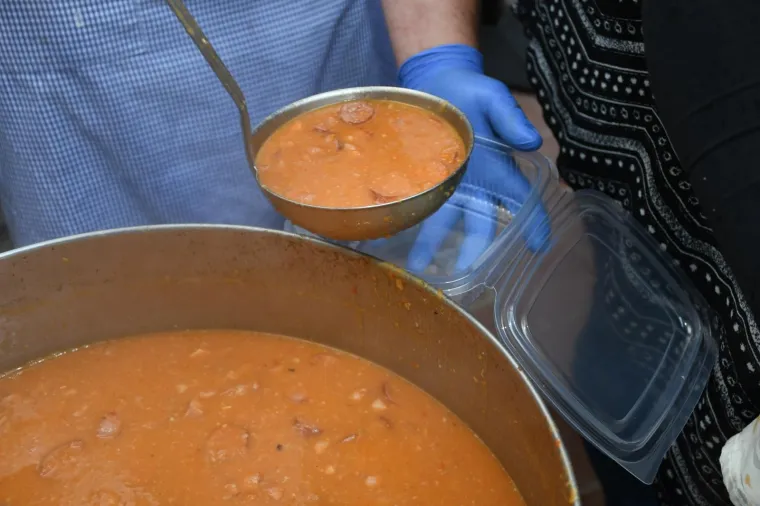 Umjesto tradicionalne proslave praznika rada, održana je podjela graha