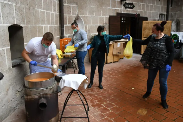 Umjesto tradicionalne proslave praznika rada, održana je podjela graha