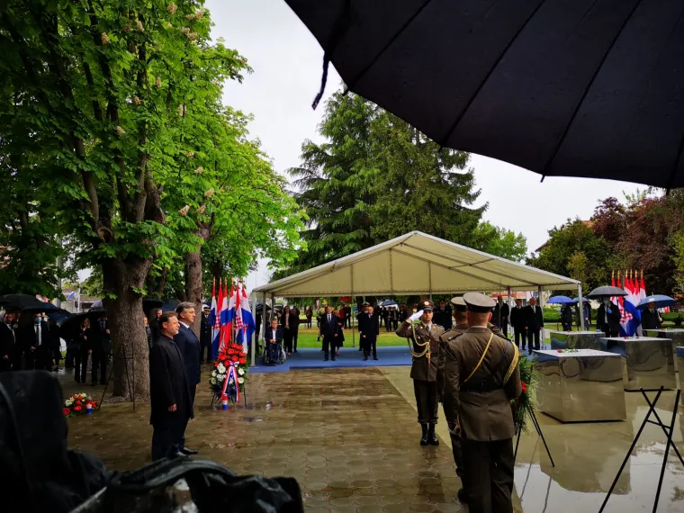 Milanović je zbog ovih majica demonstrativno napustio obilježavanje akcije Bljesak u Okučanima!