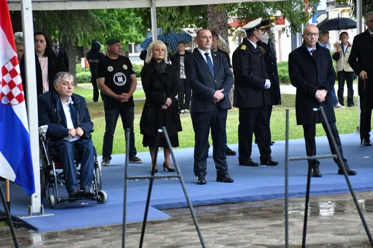 Milanović je zbog ovih majica demonstrativno napustio obilježavanje akcije Bljesak u Okučanima!