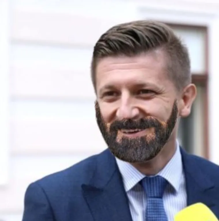 Bradice, brčići: Kada bi se naši političari stvarno opustili kao svi mi u karanteni