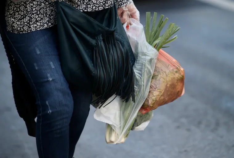 Splitski pazar pun k'o &scaron;ipak! Splićani zaboravili na koronu i distancu iako je kod njih najgore