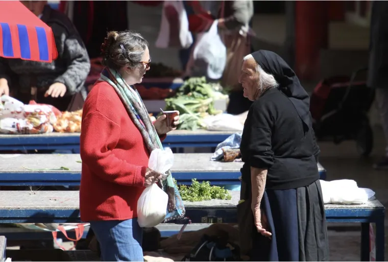 Splitski pazar pun k'o &scaron;ipak! Splićani zaboravili na koronu i distancu iako je kod njih najgore