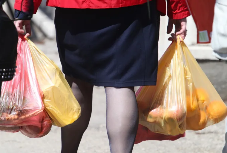 Splitski pazar pun k'o &scaron;ipak! Splićani zaboravili na koronu i distancu iako je kod njih najgore