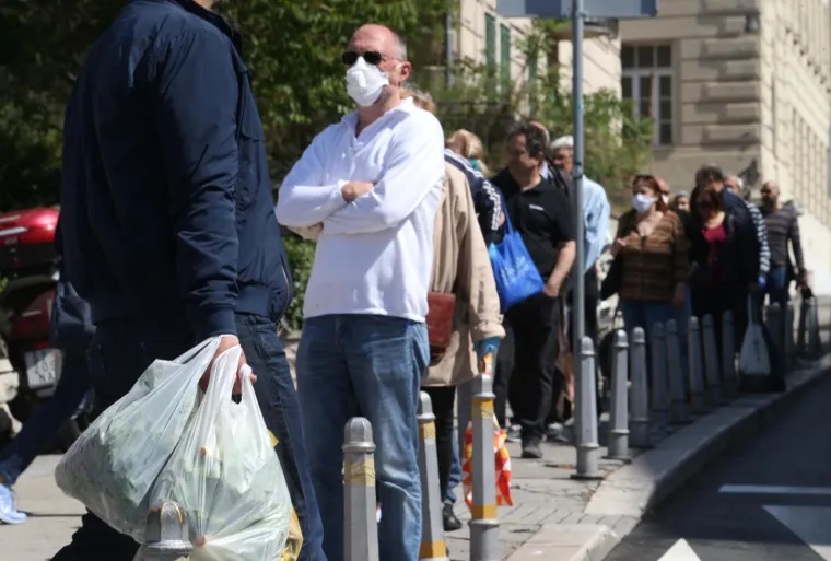Splitski pazar pun k'o &scaron;ipak! Splićani zaboravili na koronu i distancu iako je kod njih najgore