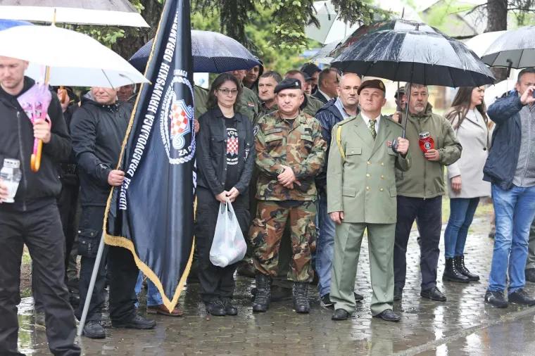 Branitelji ne odustaju! Na obljetnici Borovog sela ponovno se pojavili s natpisom 'Za dom spremni'