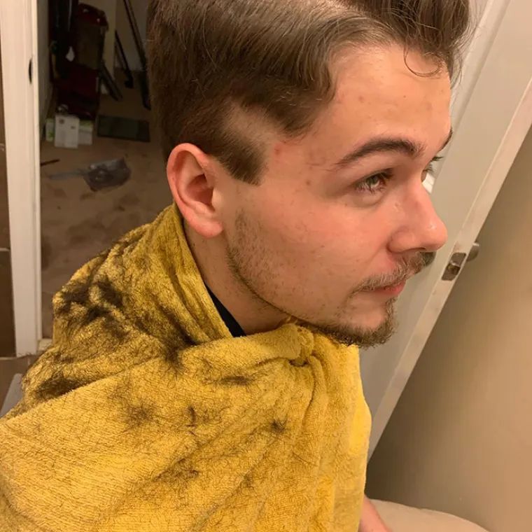 FRIZERI ĆE STVARNO IMATI PUNE RUKE POSLA: Da nije bilo karantene nikada ne bismo vidjeli ovo urnebesne primjerke kućnih frizura