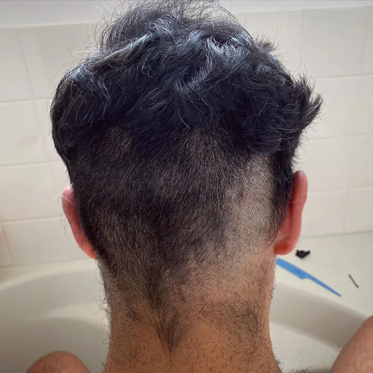 FRIZERI ĆE STVARNO IMATI PUNE RUKE POSLA: Da nije bilo karantene nikada ne bismo vidjeli ovo urnebesne primjerke kućnih frizura