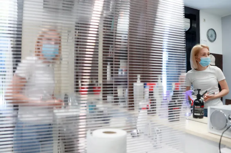 Nakon popu&scaron;tanja mjera frizeri salon i brijačnica Fe&scaron;&amp;Nobl u Zagrebu također je počeo s radom