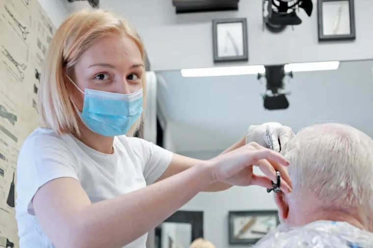 Nakon popu&scaron;tanja mjera frizeri salon i brijačnica Fe&scaron;&amp;Nobl u Zagrebu također je počeo s radom