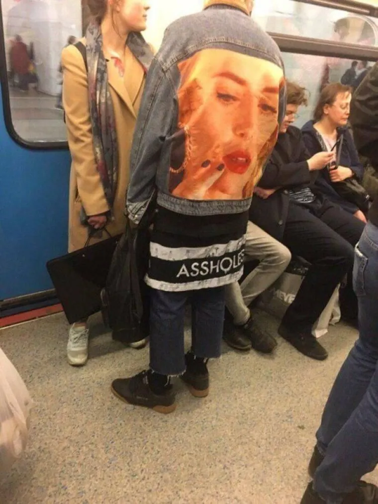 CIJEPLJENI OD STILA: Ovi su ljudi odjenuli horor kombinacije, mi još ne možemo doći k sebi