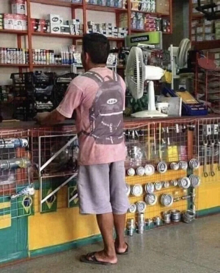 CIJEPLJENI OD STILA: Ovi su ljudi odjenuli horor kombinacije, mi još ne možemo doći k sebi