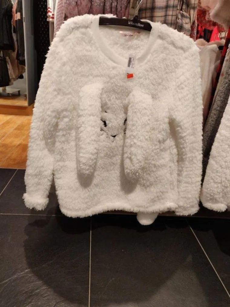 CIJEPLJENI OD STILA: Ovi su ljudi odjenuli horor kombinacije, mi jo&scaron; ne možemo doći k sebi