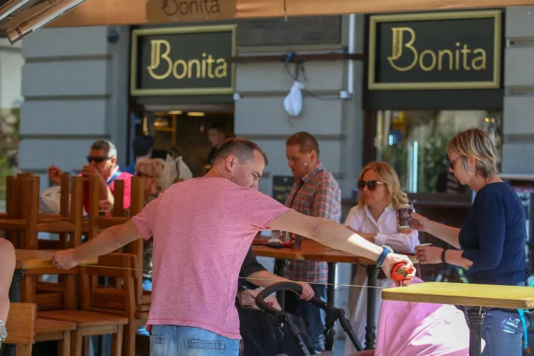 Od ponedjeljka život za mnoge kreće ispočetka: Ugostitelji su subotu iskoristili za pripreme