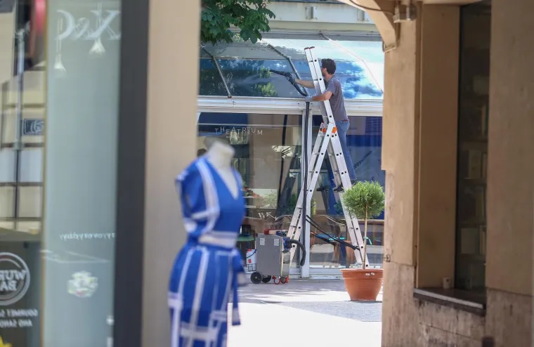 Od ponedjeljka život za mnoge kreće ispočetka: Ugostitelji su subotu iskoristili za pripreme