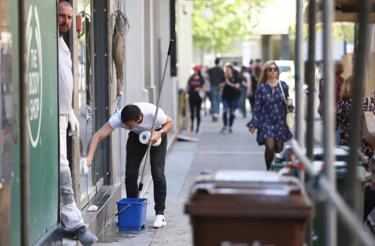 Od ponedjeljka život za mnoge kreće ispočetka: Ugostitelji su subotu iskoristili za pripreme