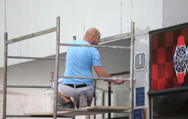 Od ponedjeljka život za mnoge kreće ispočetka: Ugostitelji su subotu iskoristili za pripreme