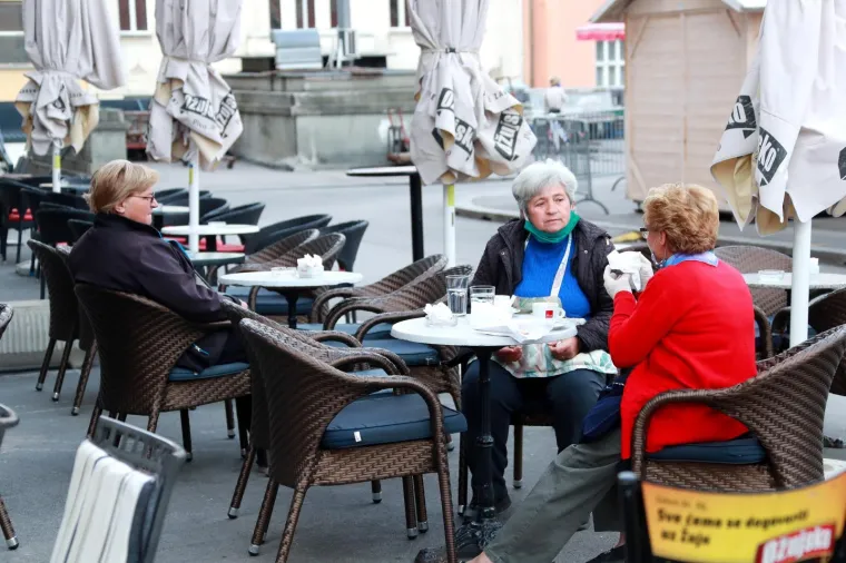 Dočekali smo  i to! Sretan dan otvorenih kafića svima koji slave